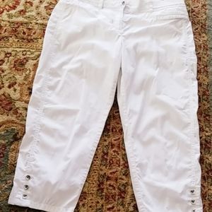 Chicos White Crop Pants L